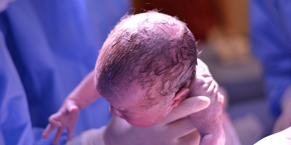 nowonarodzony operator, zdjecie javier-de-la-maza@unsplash.com, CC-0