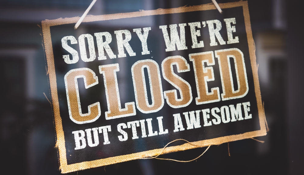 closed but awesome, zdjęcie: tim-mossholder-v5re1loi264-unsplash CC-0