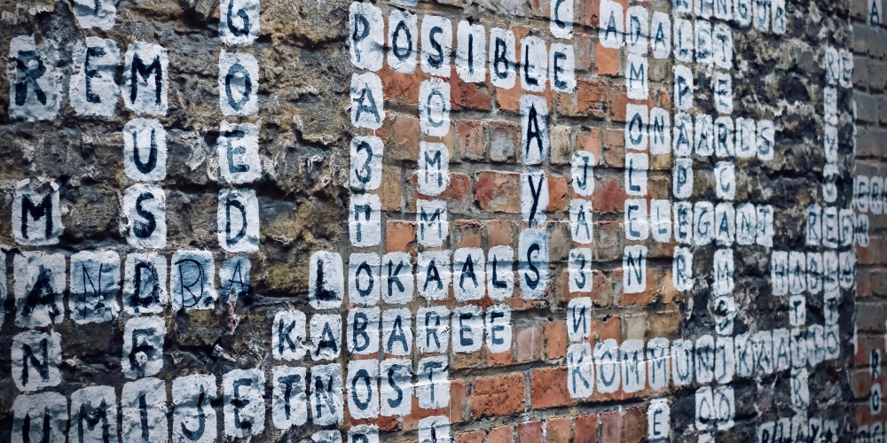 trzy słowa, zdjęcie: jelleke-vanooteghem-2OCh8tuNsBo-unsplash CC-0