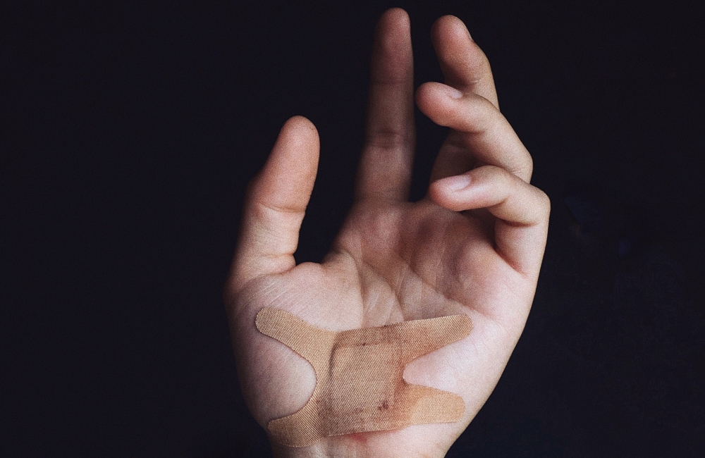 zranione ciało, zdjęcie: brian-patrick-tagalog@unsplash.com, CC-0