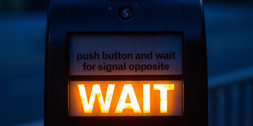sygnalizator poczekaj nie teraz, zdjęcie: xu-haiwei@unsplash.com, CC-0