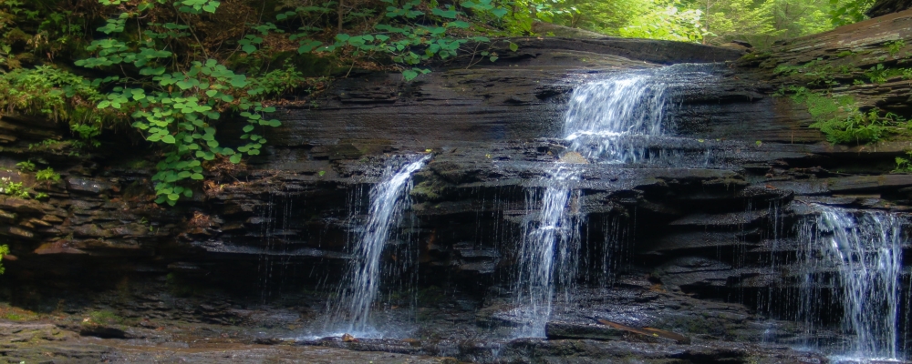 strumienie wody żywej, zdjęcie: juliandra-durkin@unsplash.com, CC-0