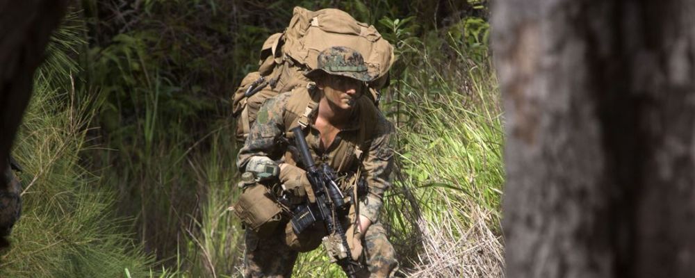 30 kg na plecach, zdjęcie: US_Navy_080204-N-0807W-084_CC-0